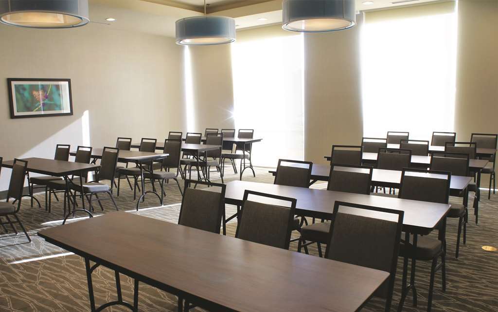La Quinta By Wyndham La Plaza Mall 3*