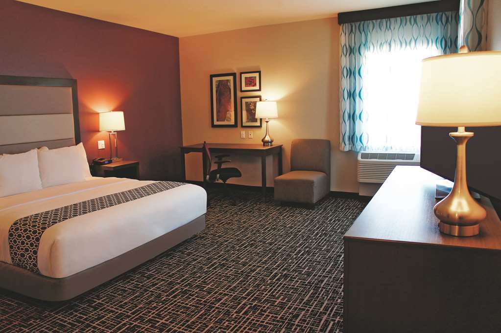 La Quinta By Wyndham La Plaza Mall Hotel 3*
