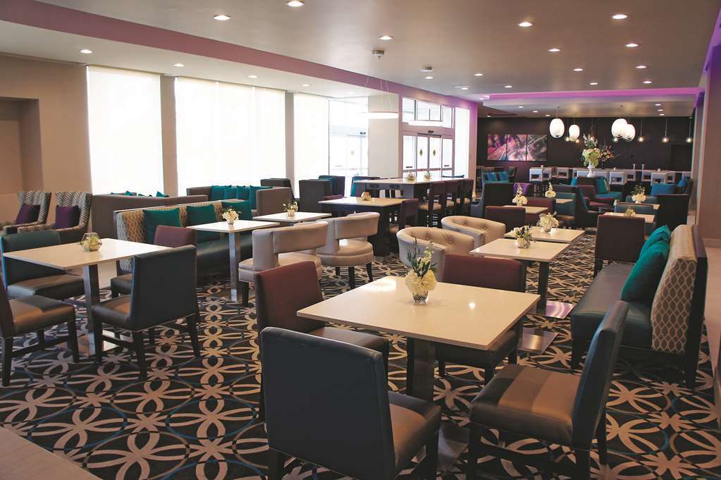 La Quinta By Wyndham La Plaza Mall Hotel McAllen